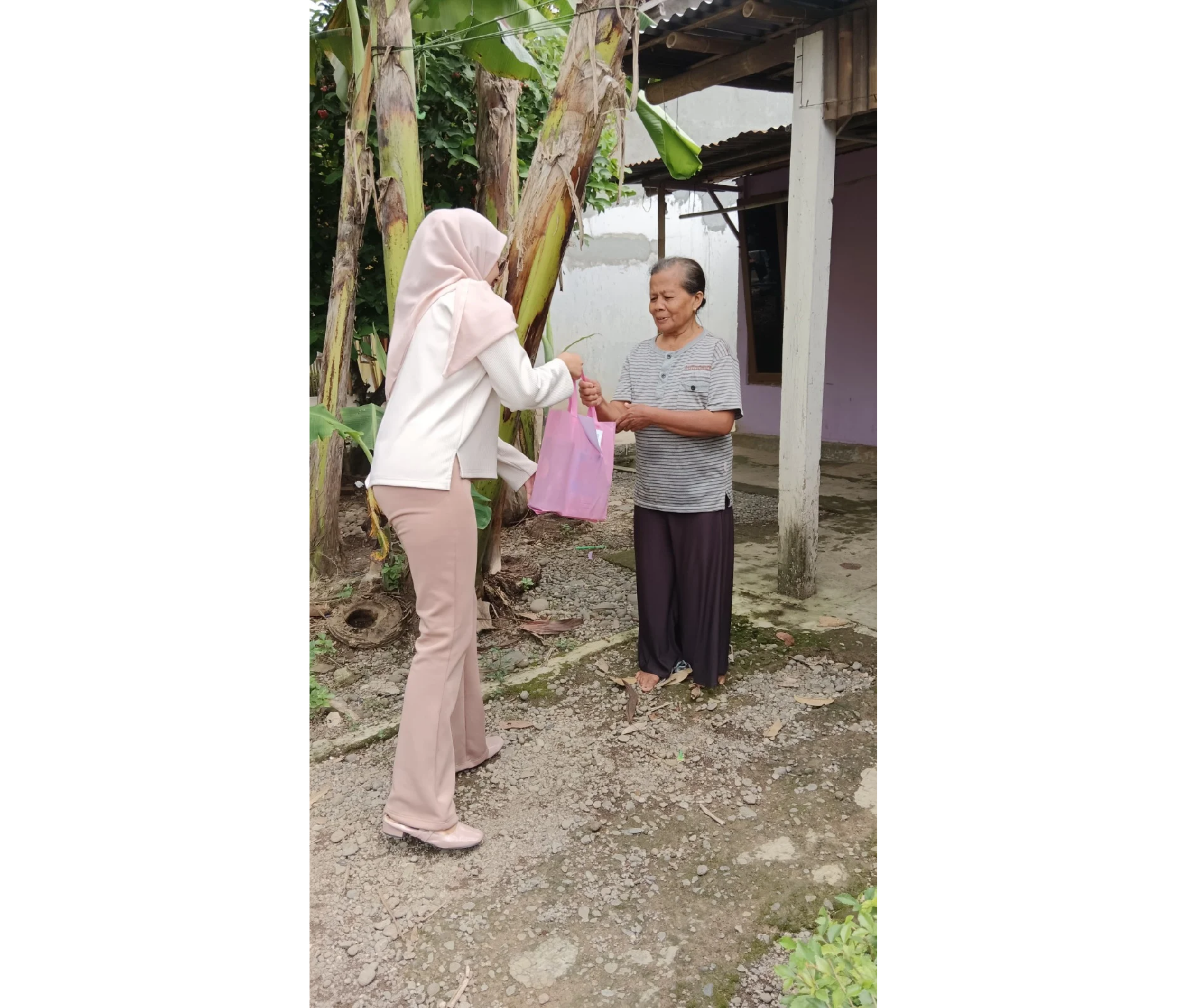 Wujud Kepedulian Sosial: PT Herbatech Salurkan Zakat Perusahaan untuk Warga Sekitar